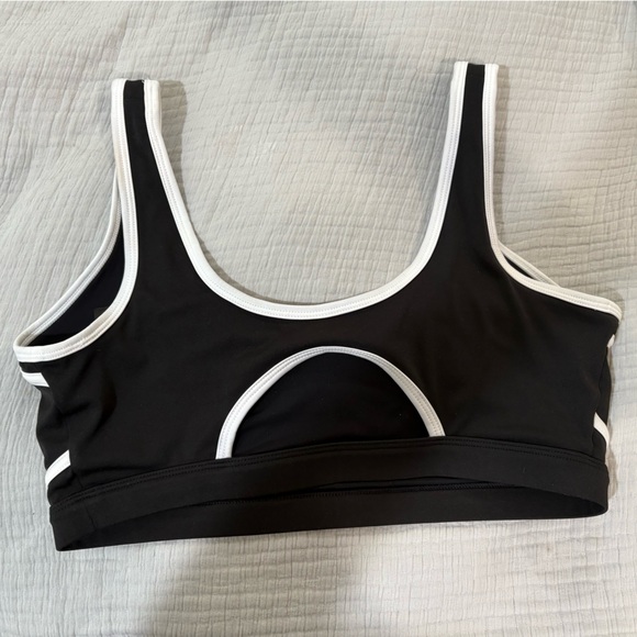 Beach riot sports bra - Picture 3 of 4